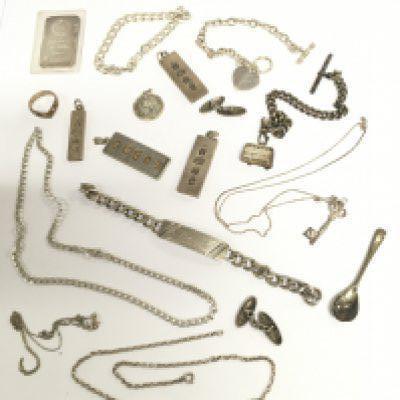 A collection of mixed silver including ingots, chains etc. Shipping category A.