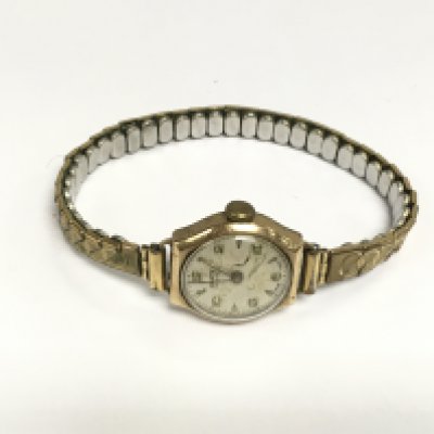 A 9ct gold cased watch. Shipping category A.