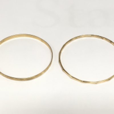 Two 9ct gold bangles, approx 16g. Shipping category A.