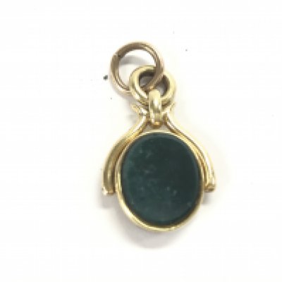 An unmarked yellow metal swivel fob. 9.32g