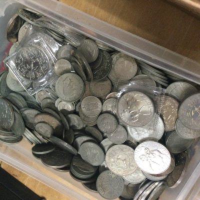 A collection of coins including half crowns, half pennies, Royal mint coin club.. This lot cannot be posted