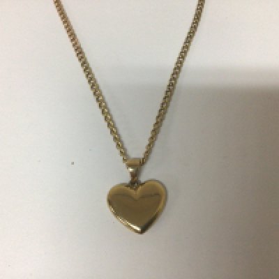 A 9 carat gold chain weight 10g with an attached solid heart pendent unmarked weight 7g
