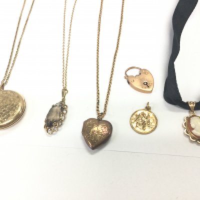 Collective lot of assorted 9ct gold items including chain and locket cameo pendant etc. approximately 28g Postage B