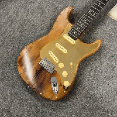 A handcrafted Paoletti Custom Build PWO1S S Type Electric Guitar. Comes with certificate of authenticity. All original condition and comes with a Fender hard case