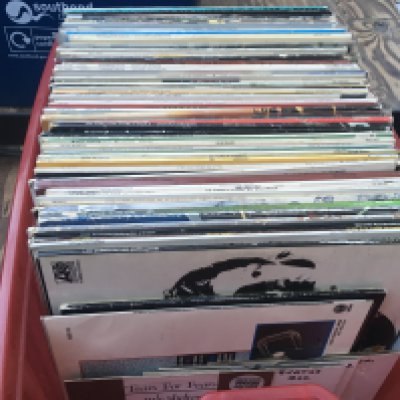 A box of LPs, 12" and 7" singles by various artists including Led Zeppelin, Yes, Frank Zappa and others. Includes coloured vinyl.