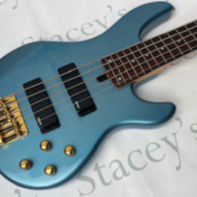 A Yamaha BBG5S 5 string Active Bass Guitar 1999 all original and in unplayed condition with no real signs of playwear. Very light tarnishing to the gold plated brightwork otherwise in excellent condition. Comes with SKB Hard Case.