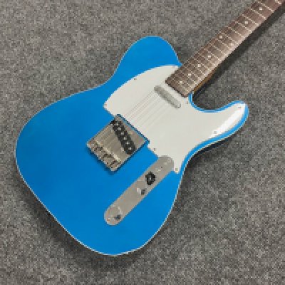 A 2010 Made in Japan Tokai Breezysound Electric Guitar with double binding and Lake Placid Blue finish. All original parts. Very good overall condition with very little playwear and no marks, cracks to the body neck or headstock or tarnishing to the brightwork. Comes with non original hard case