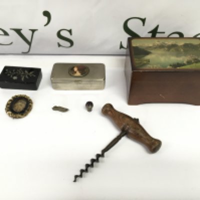 A collection or small boxes a corkscrew and other oddments Postage B. NO RESERVE