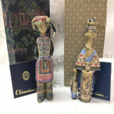 Two boxed porcelain oriental Chinaramic figures . 28cm tall approximately. NO RESERVE