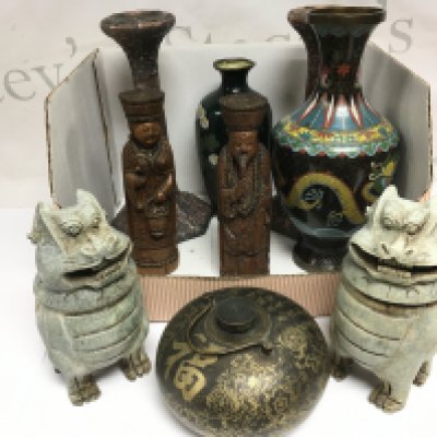 A collection of mixed Oriental items comprising Cloisonne vases a/f, wooden figures etc. Shipping category D.