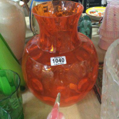 A collection of glass ware including Murano.