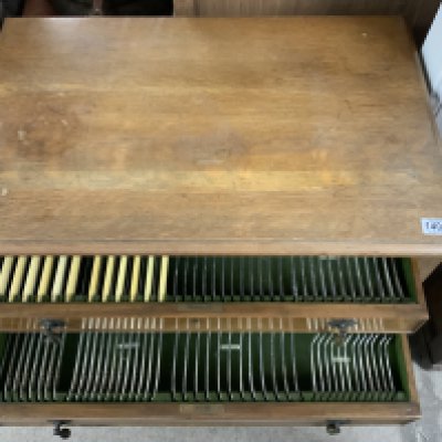 A 3 draw oak canteen, completer with electroplated cutlery. 66cm, x 39.5cm x 80cm (No Reserve).