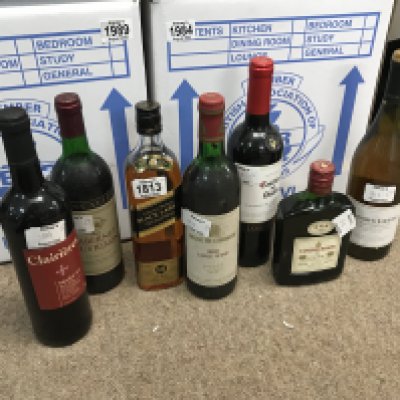 Boxed Jonnie Walker black label, Jacob Creek, Sauvignon 1989, House of Commons Red, Clairieres, Courvoisier Cognac. This lot cannot be posted
