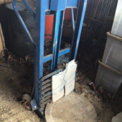 Withdrawn - A heavy duty sack barrow with rising bed manual ratchet platform.Viewing by appointment sold in situ buyer to collect Billericay CM11.