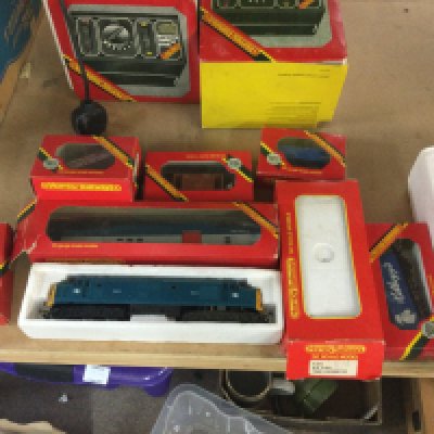 A collection of Hornby including wagons and carriages.