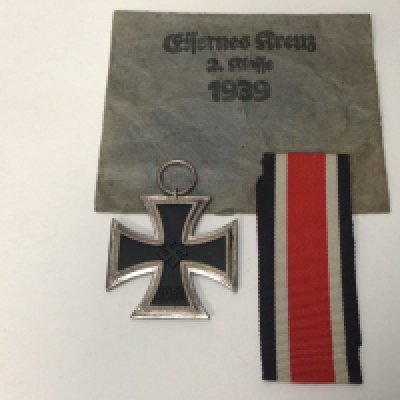 A German Third Reich Iron cross1939 with original envelope.