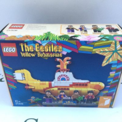 A sealed Lego Yellow Submarine set 21306.