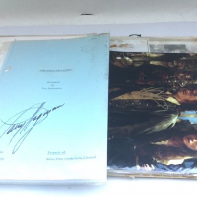 A binder of movie actor autographs including Richard Dreyfuss, Julia Roberts, Steve Martin, Warwick Davies and others.