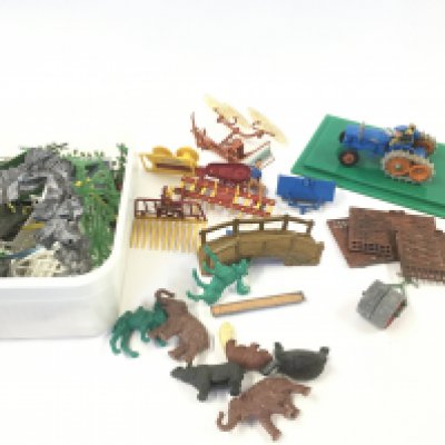 A Collection of loose Britains and Corgi Farming Implements and a Garden Green House.(2).
