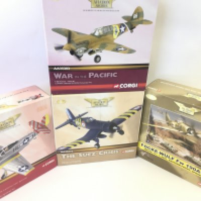 4x corgi aviation archive models. Including P-51D Mustang. F4U-7 Corsair. P-40 Warhawk. Focke-Wulf