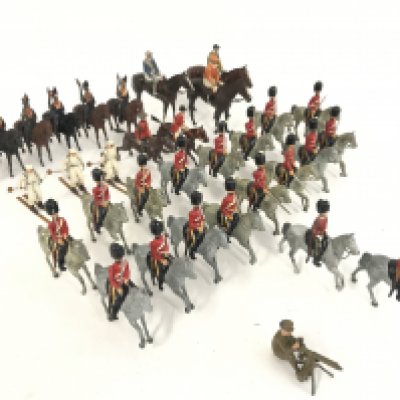 A Collection of Various Led Soldiers. Including German Skiers. A WW1 machine Gunner. Etc. No Reserve.(2).