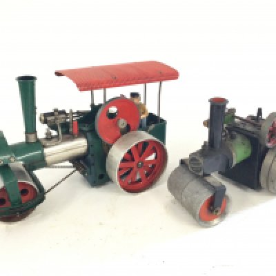 A box containing 1 Wilesco D365 &#2013265932&#2013265924&#2013266274&#2013265932&#2013266057&#2013265922&#2013265922&#2013265932&#2013265922&#2013265928&#2013265935old smokey&#2013265932&#2013265924&#2013266274&#2013265932&#2013266057&#2013265922&#2013265922&#2013265932&#2013266057&#2013266146 roller, and 2 Mamod steam rollers.