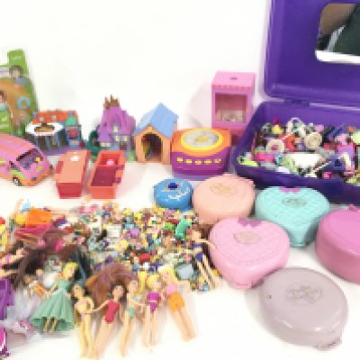 A Box Containing Polly Pocket Toys. No reserve.
