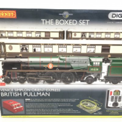 A Boxed Hornby 00 Venice Simplon-Orient-Express set #R1073. DCC Fitted.
