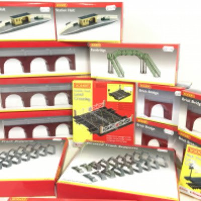A Collection of Boxed Hornby 00 Gauge Building.accessories. No Reserve.