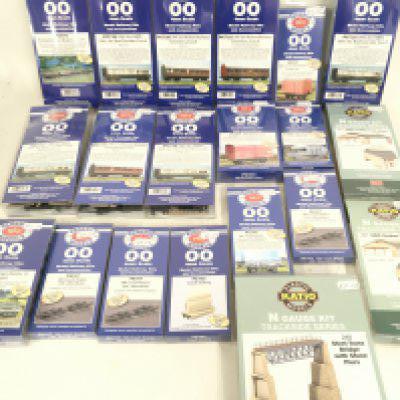 A Collection of 00 Gauge Model Kits Including Peco and Metcalfe. No Reserve.