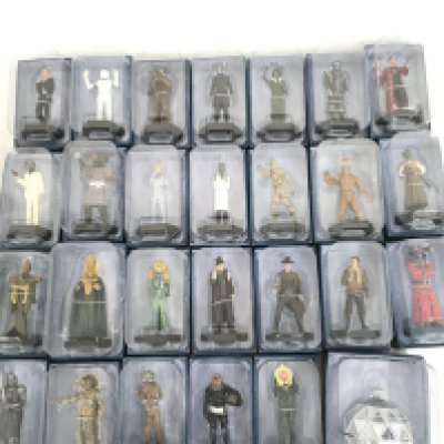 5 Boxes Containing Eagle Moss Doctor Who Figures.(5)