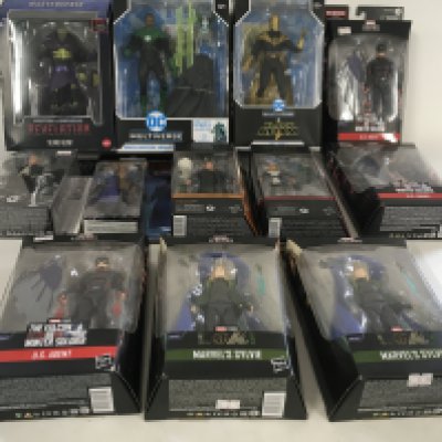 A collection of mixed boxed Star Wars..Marvel..DC figures