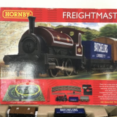 A boxed Hornby 00 gauge train set R1223 Freightmaster