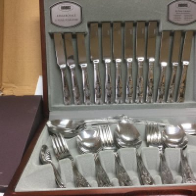 A cased and as new Viners canteen of cutlery. Shipping category C. NO RESERVE