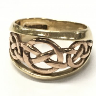 A Welsh 9 carat gold ring, size M, 4g total weight. postage category A