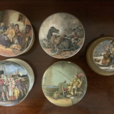 5 Victorian pots and lids and 1 additional pot Lid with frame.