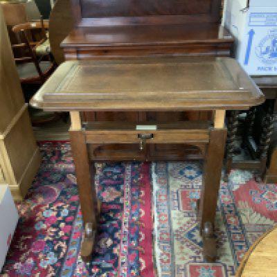 1930s Oak adjustable lectern 83cm x 52cm x upto 111cm.