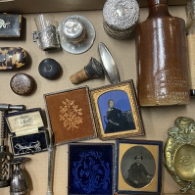 A small collection of items of Virtue, to include Tunbridge ware, Silver, Snuff boxes etc.