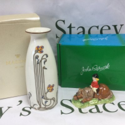 A boxed Mason's vase and a boxed Beswick Thelwell design figure (2). Shipping category D.- NO RESERVE