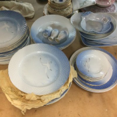 Royal copenhagen Bing & Grondahl Seagull dinner service with gold rim 12 place settings of dinner plate, side plate, soup bowl with serving dishes and sauce boats. Shipping category D.