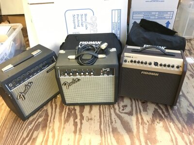 A Fishman Loudbox mini acoustic guitar amp with padded carry bag plus two small Fender amps comprising a Frontman 15G and a Sidekick 15 Chorus (3).