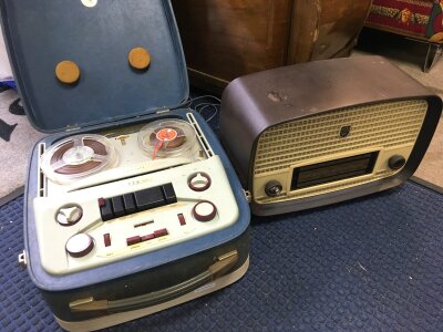 An Elizabethan TT3 twin track reel to reel player and a Bakelite radio (2).