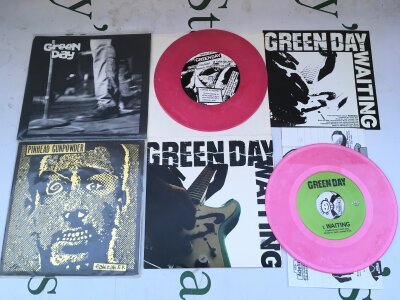 Green Day. A pink marbled pressing of the Sweet Children EP, a pink marbled pressing of the 7" single Waiting plus a Pinhead Gunpowder EP (3). EX/EX.