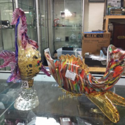 A Murano glass fish and Cockerel. NO RESERVE - A/F