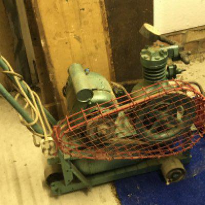 An Air compressor lightly used good condition. Viewing by appointment sold in situ buyer to collect RM15 South Ockendon.