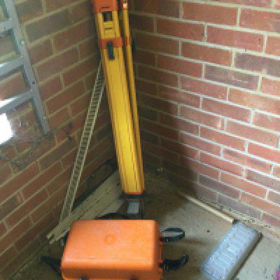 A Geo Fennel FET Theodolite with carry case and stand. Items sold in situ. Viewing on location in Woodham Mortimer by appointment contact office to arrange.