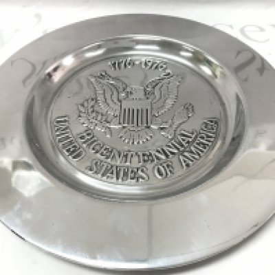 WITHDRAWN-Wilton Columbia Pewter 1776-1976 Bicentennial United States plate , 30cm tall. Postage catB