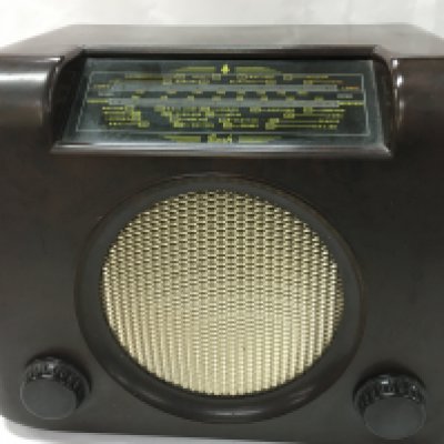 A vintage Bush Radio, Type DAC 90 A serial no 73/78680. Seen working. Postage category C. NO RESERVE