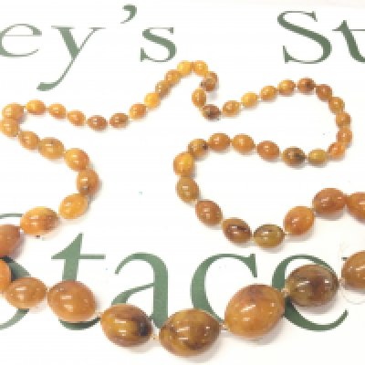 A Large Graduated Baltic Amber Necklace, 105cm 90g