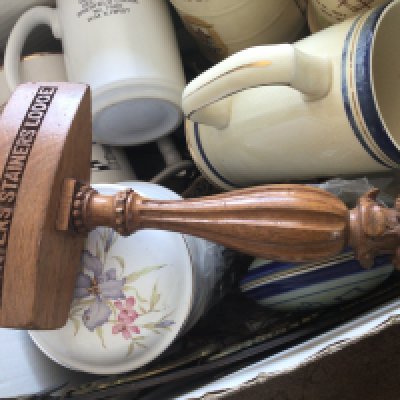 A box containing Masonic mugs and a carved wood gavel Paynters Stainers Lodge- NO RESERVE